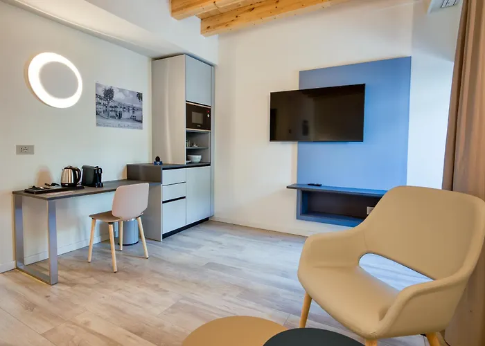 Residenza Dipiu 3* סאלו