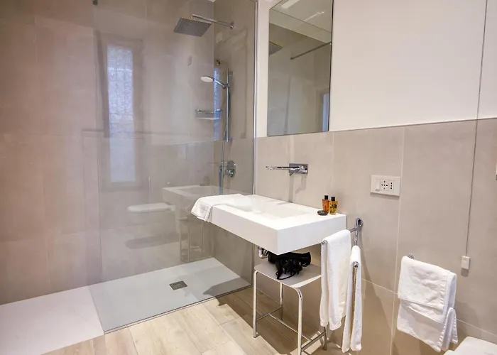 לינה וארוחת בוקר Residenza Dipiu סאלו