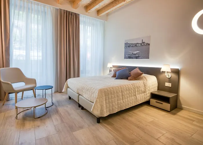 Residenza Dipiu לינה וארוחת בוקר 3*
