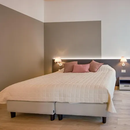 Residenza Dipiu Bed & Breakfast Salò