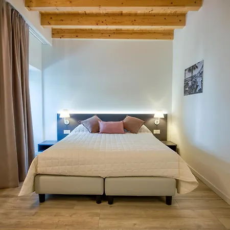 Bed and Breakfast Residenza Dipiu Salò