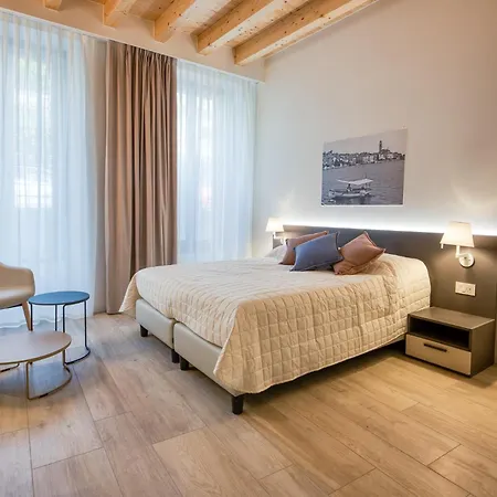 Residenza Dipiu Bed and Breakfast 3*